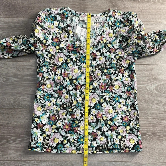 NWT LOFT Floral Shirred Puff Sleeve Top M - Picture 13 of 16